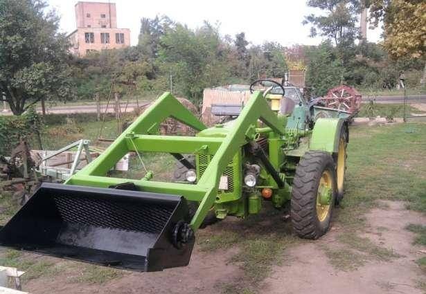 Boros Martin - Homlokrakodós Dutra UE28 traktor